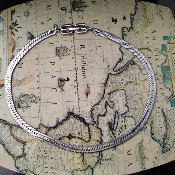 ❤️Vintage GIVENCHY Silver Chunky Chain Necklace